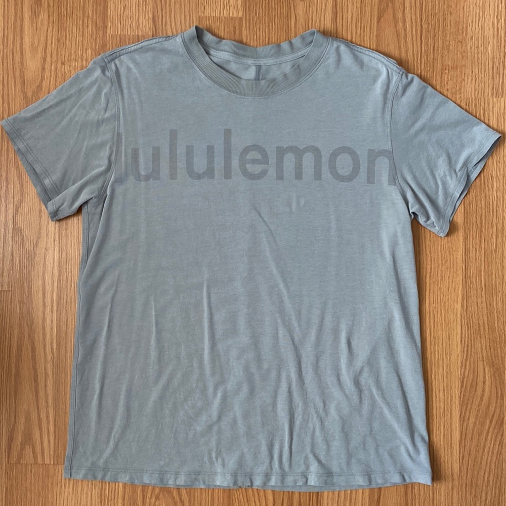 ❤️ Lululemon All Yours Boyfriend Graphic Tee Rhino Grey Size 4